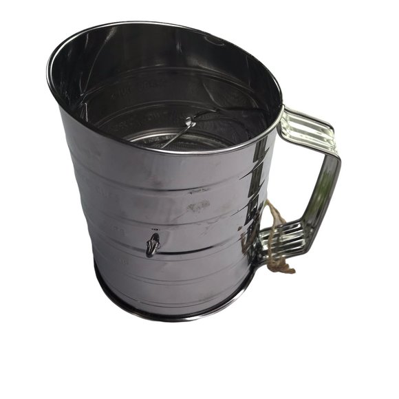 New Metal Flour Sifter Hand Crank.  Brand: Dash of That.  3 Cup Sifter Wire Mesh - Picture 4 of 8